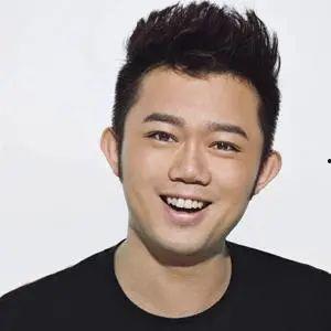 李东田 明星,明星背后的时尚魔术师